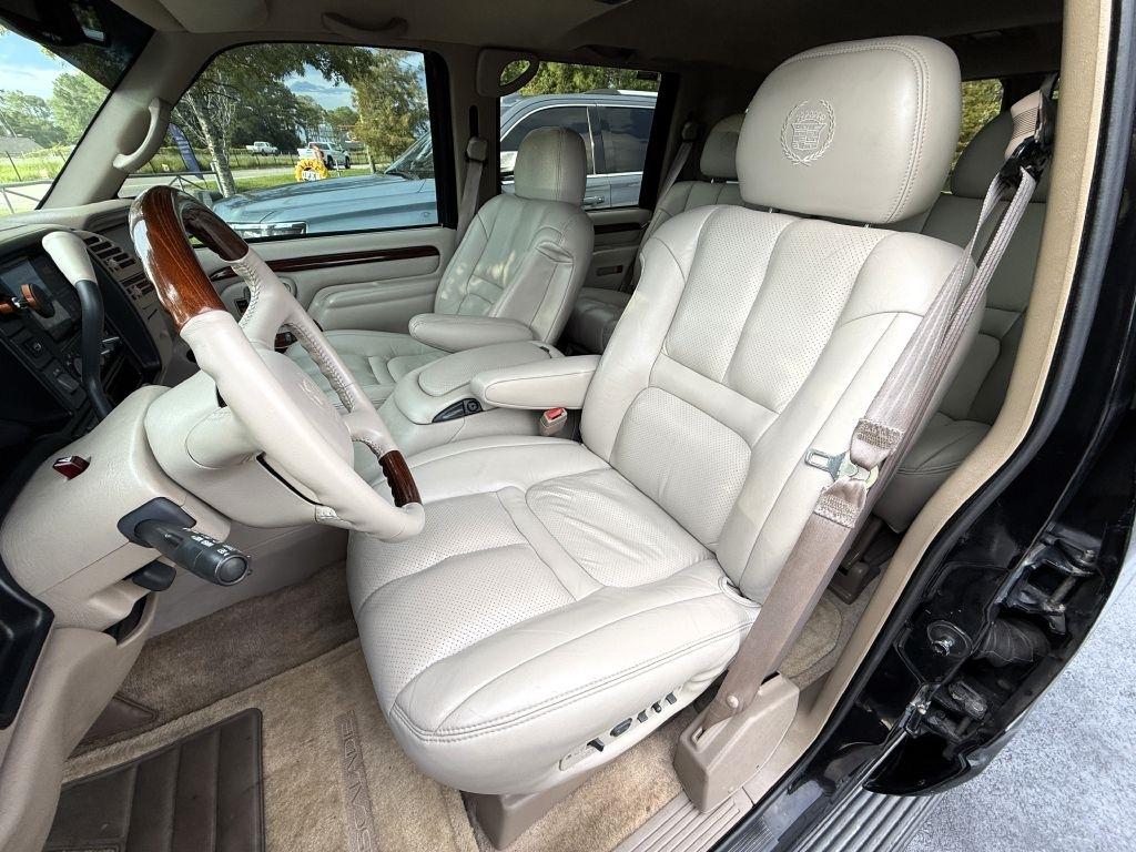 Cadillac Escalade 4WD 2000