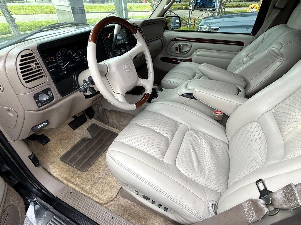 Cadillac Escalade 4WD 2000