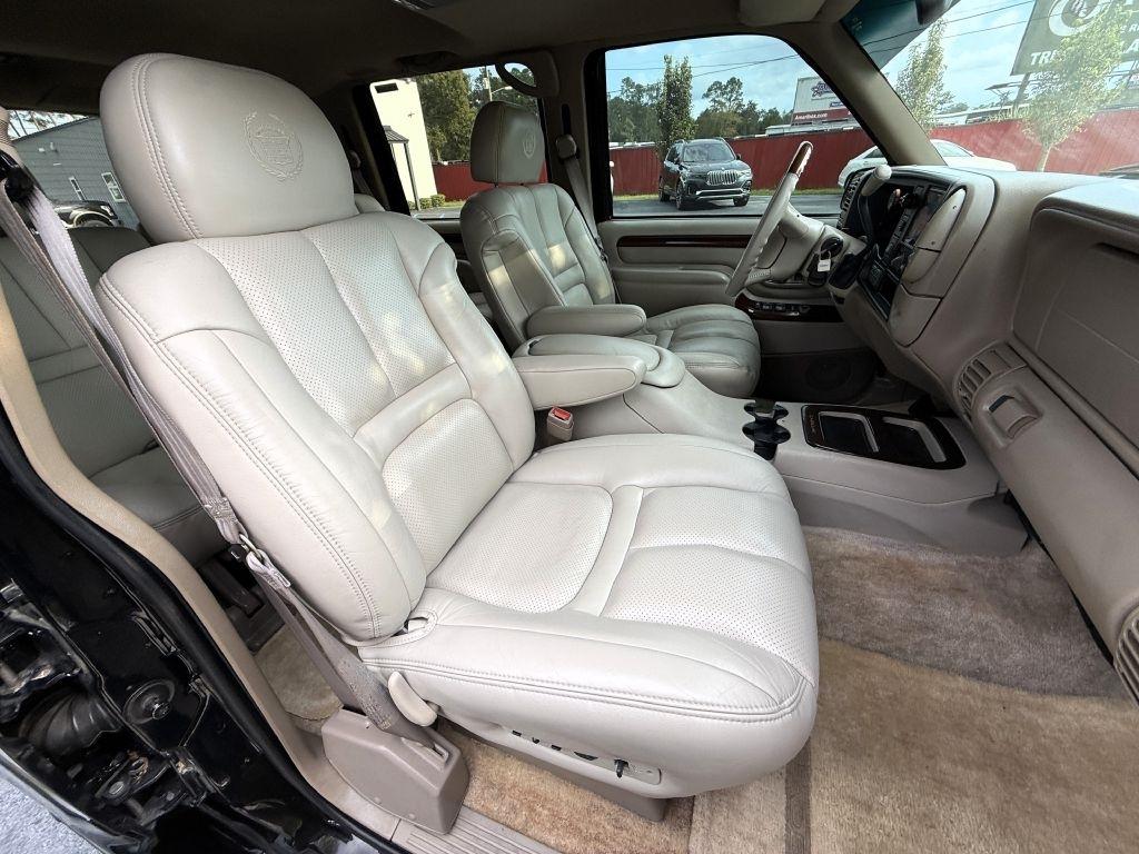 Cadillac Escalade 4WD 2000