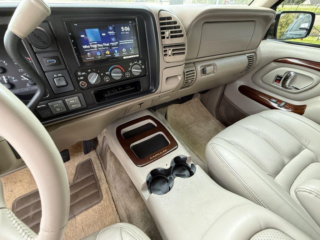 Cadillac Escalade 4WD 2000