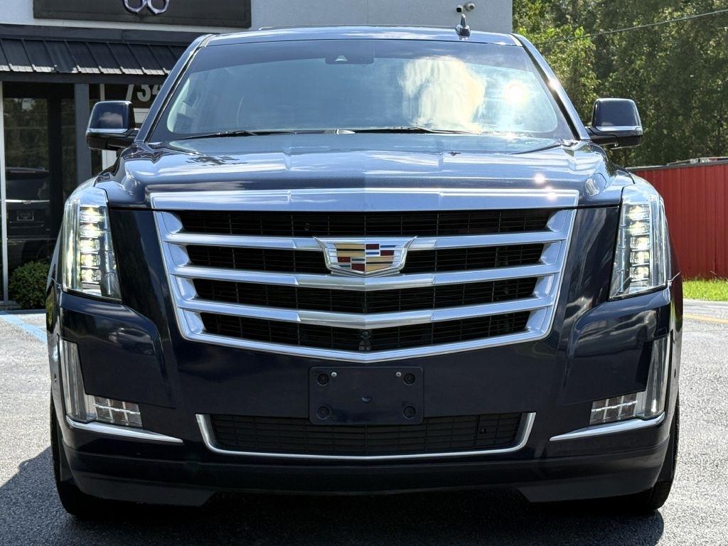 Cadillac Escalade Luxury 2WD 2018