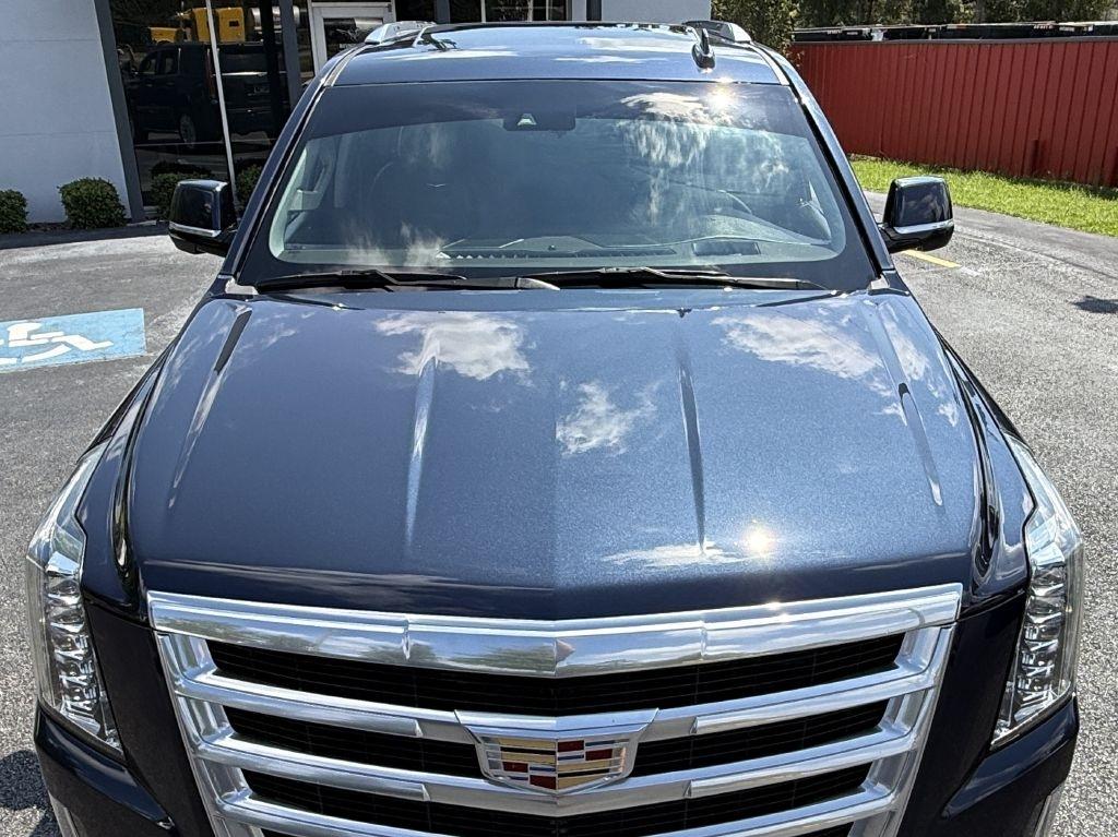 Cadillac Escalade Luxury 2WD 2018