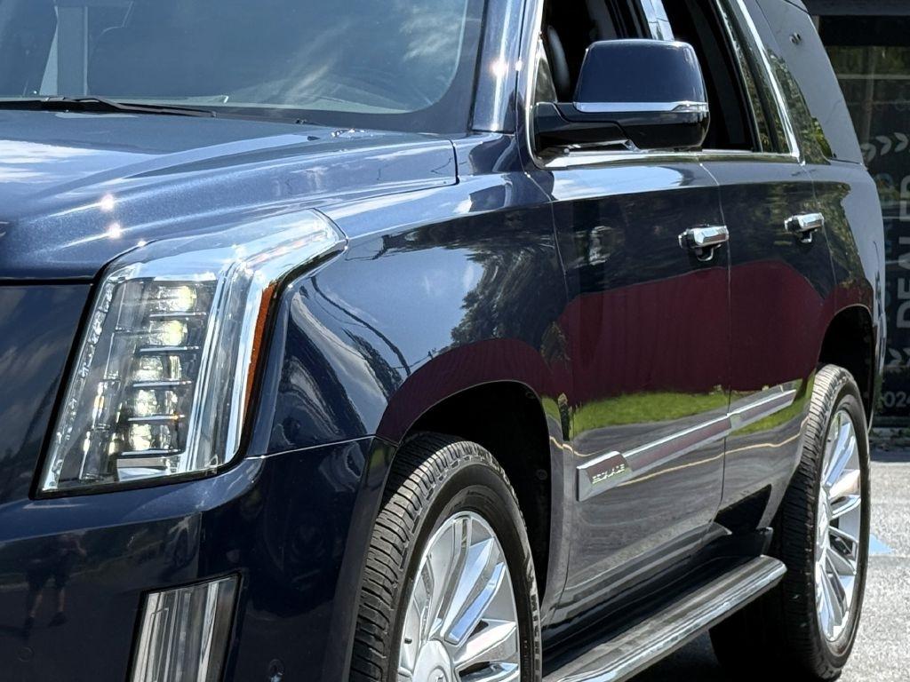Cadillac Escalade Luxury 2WD 2018