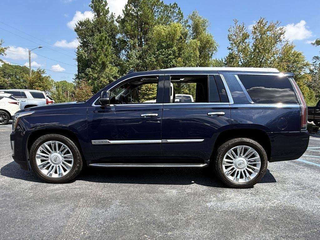 Cadillac Escalade Luxury 2WD 2018