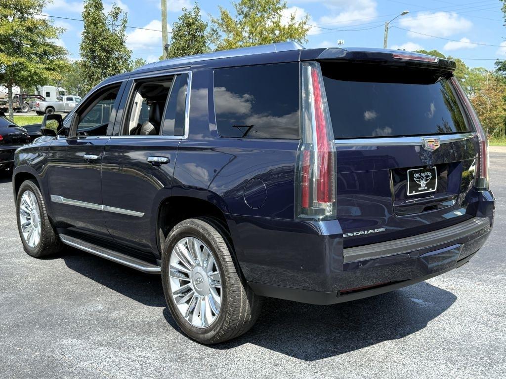 Cadillac Escalade Luxury 2WD 2018