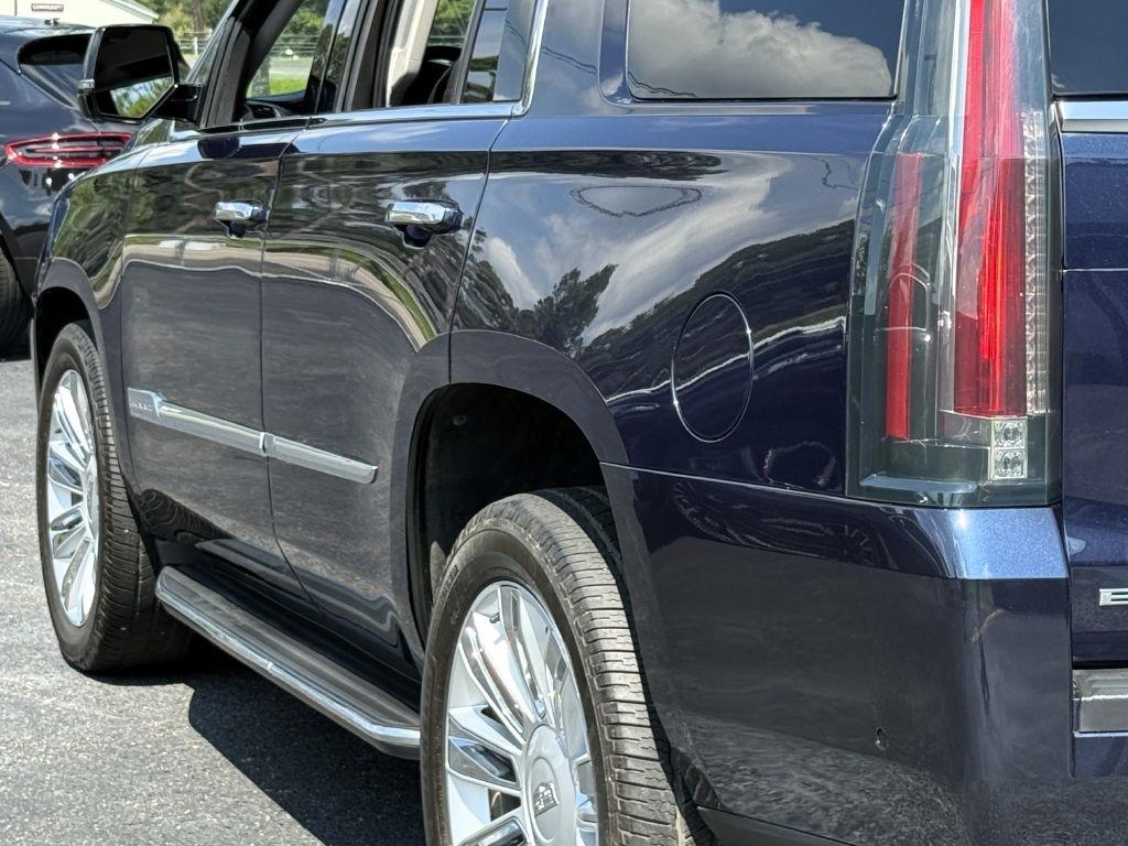 Cadillac Escalade Luxury 2WD 2018