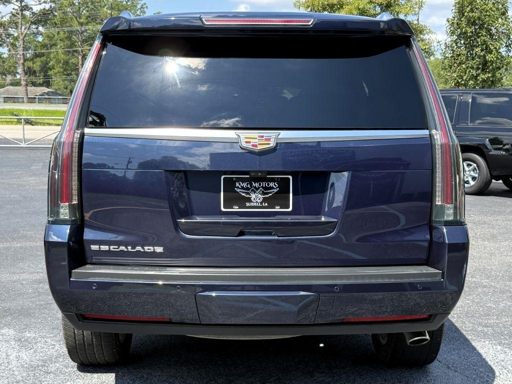 Cadillac Escalade Luxury 2WD 2018