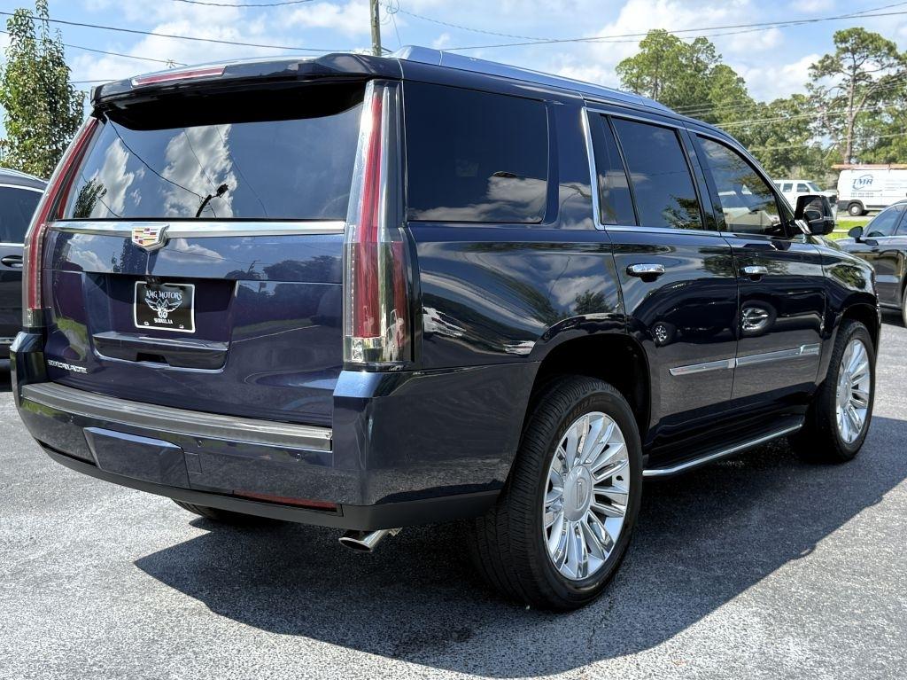Cadillac Escalade Luxury 2WD 2018