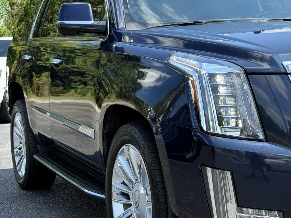 Cadillac Escalade Luxury 2WD 2018
