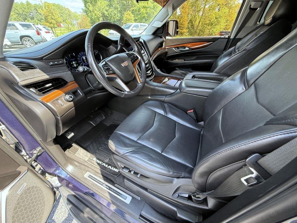 Cadillac Escalade Luxury 2WD 2018