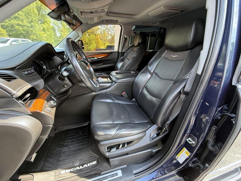 Cadillac Escalade Luxury 2WD 2018
