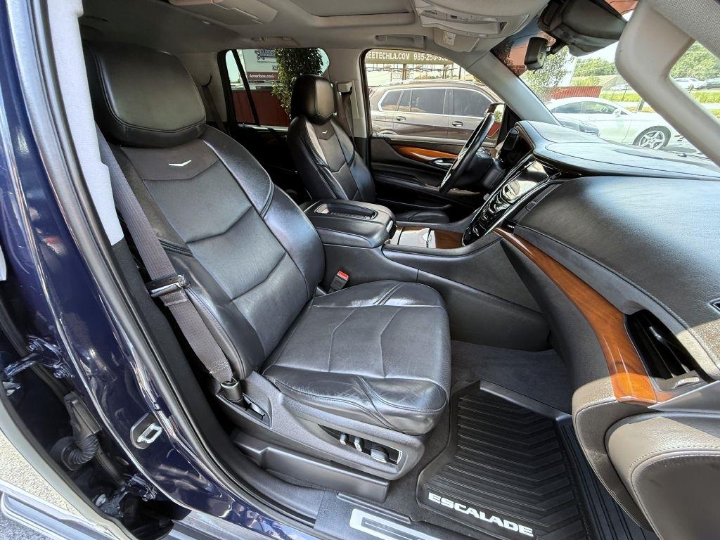 Cadillac Escalade Luxury 2WD 2018