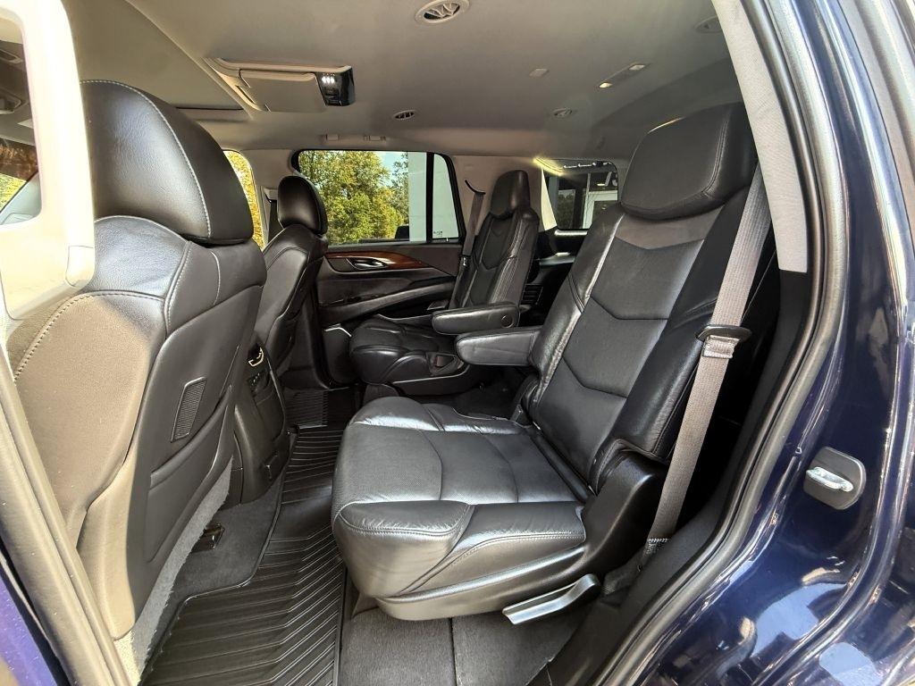 Cadillac Escalade Luxury 2WD 2018