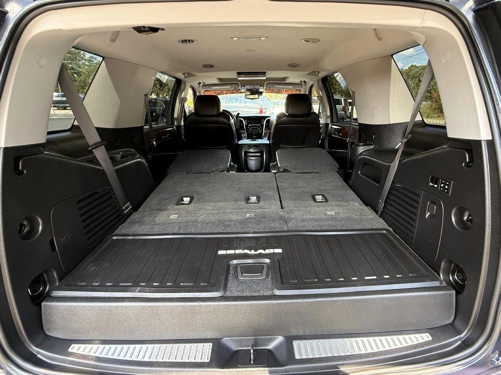 Cadillac Escalade Luxury 2WD 2018