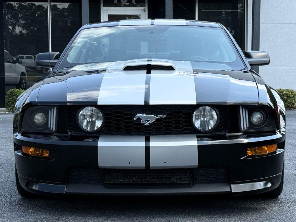 Ford Mustang GT Deluxe Coupe 2008
