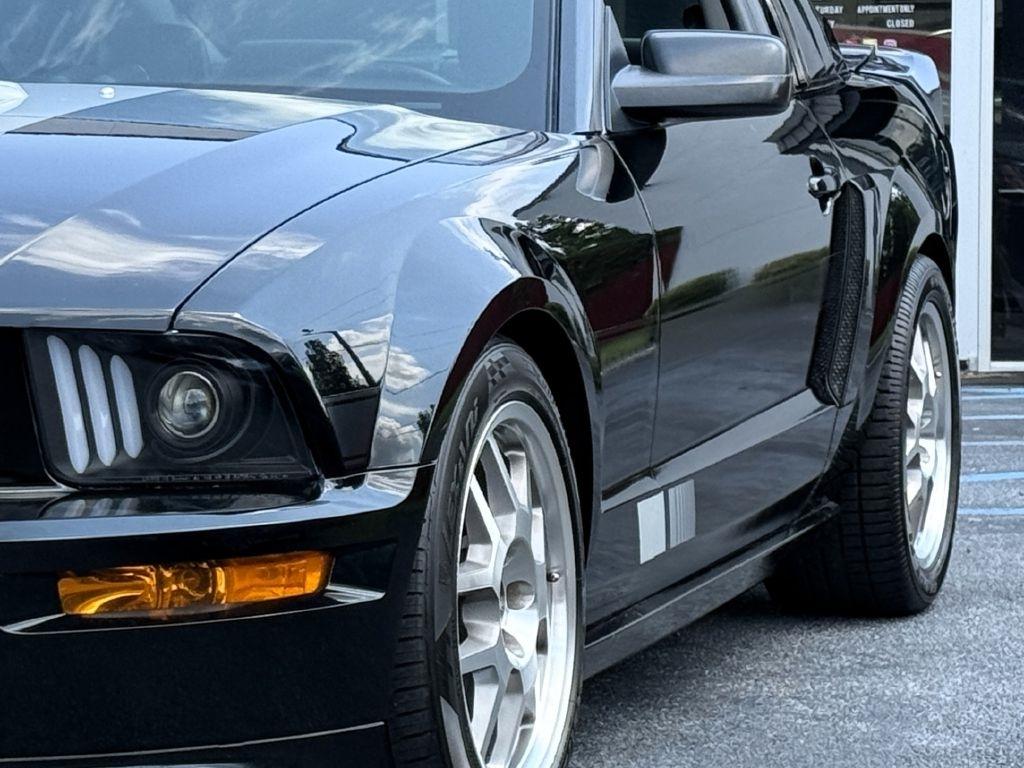 Ford Mustang GT Deluxe Coupe 2008