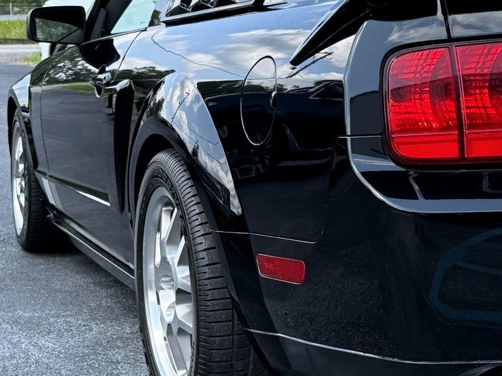 Ford Mustang GT Deluxe Coupe 2008