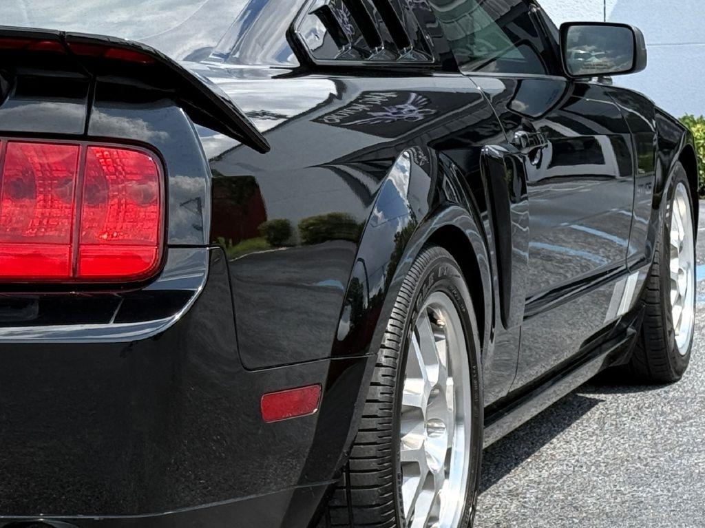 Ford Mustang GT Deluxe Coupe 2008
