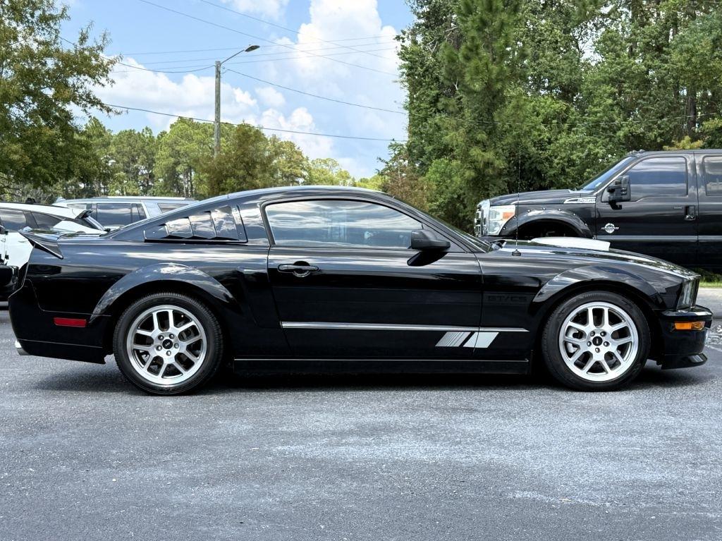 Ford Mustang GT Deluxe Coupe 2008