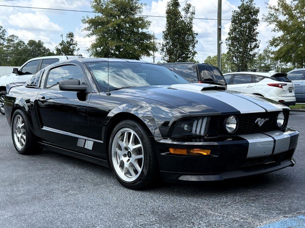 Ford Mustang GT Deluxe Coupe 2008