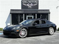 2018 Porsche Panamera 