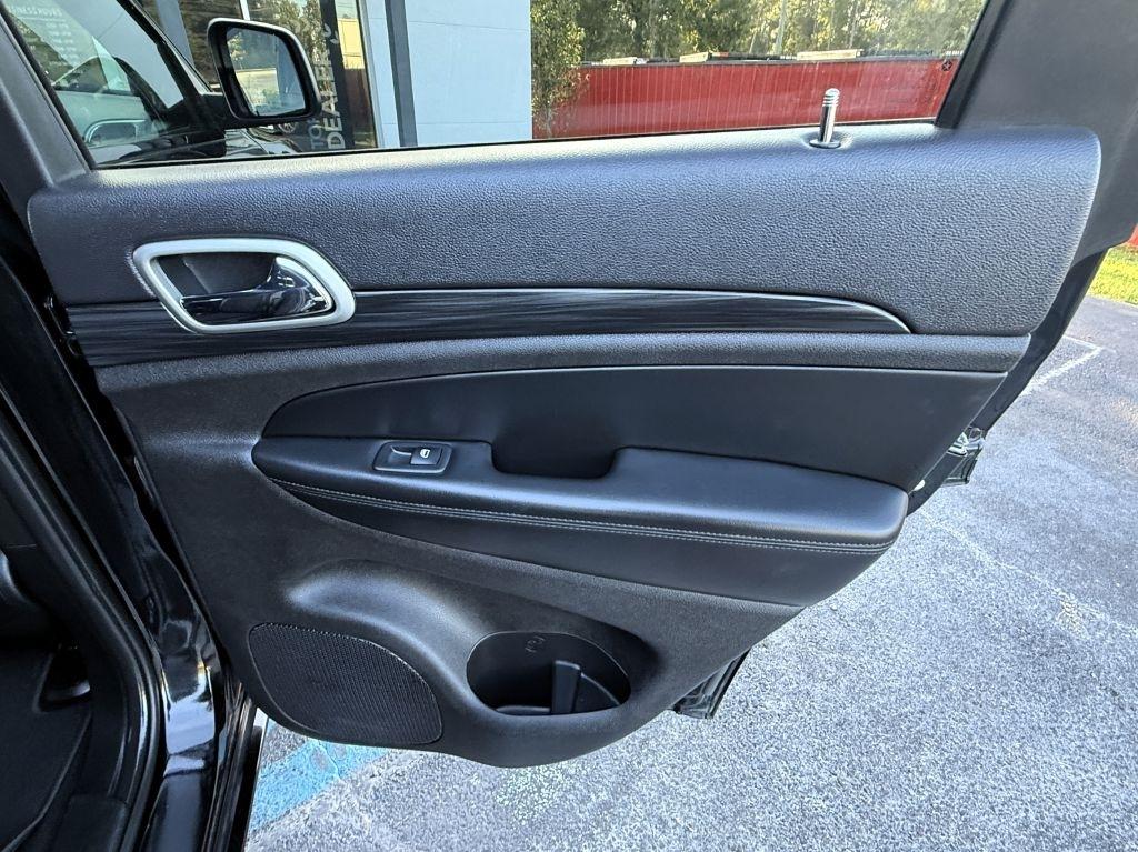 Jeep Grand Cherokee Laredo 2WD 2020