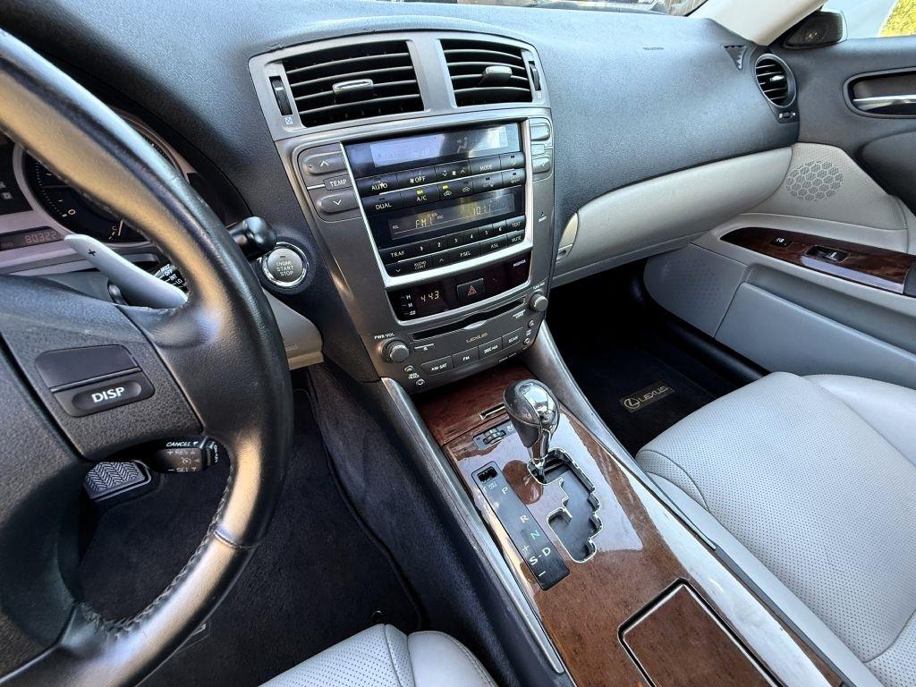 Lexus IS 250 RWD 2006