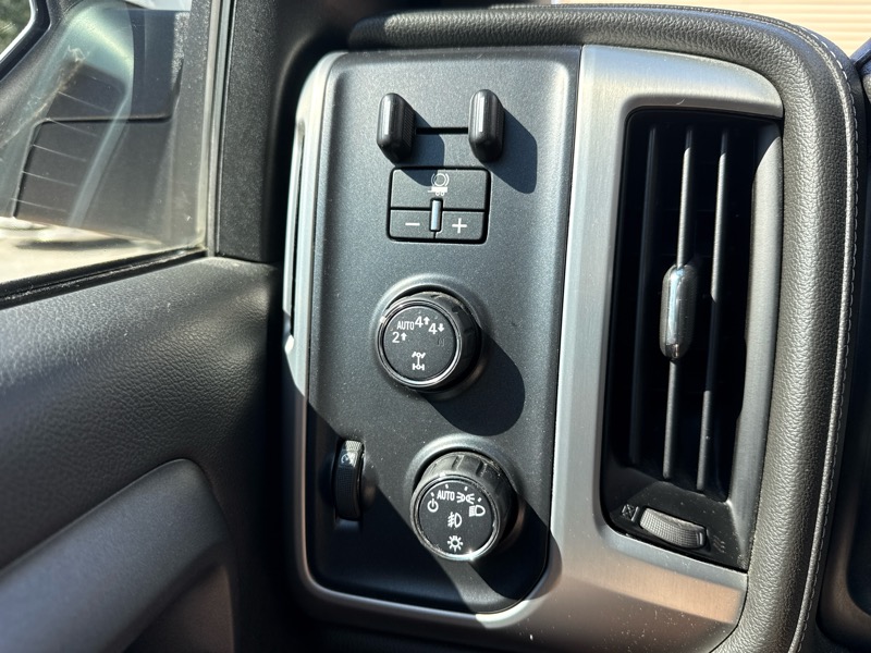 GMC Sierra 1500 4WD Double Cab 147" SLE 2017 GMC Sierra 1500 4WD Double Cab 147" SLE 2017