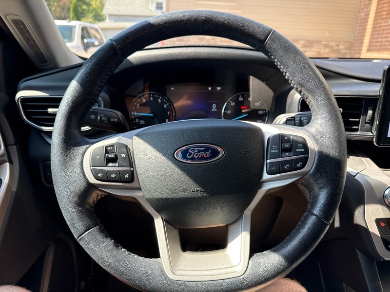 2022 Ford Explorer XLT photo 5