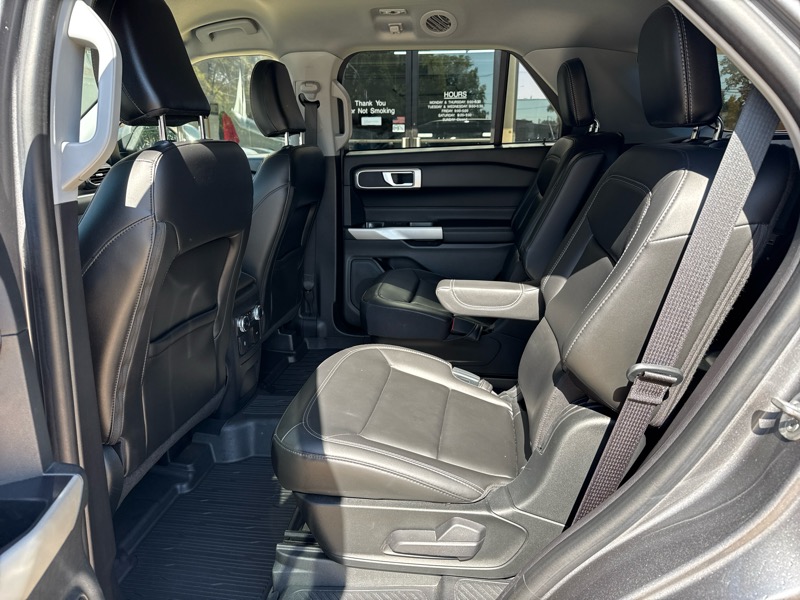 2022 Ford Explorer XLT photo 12