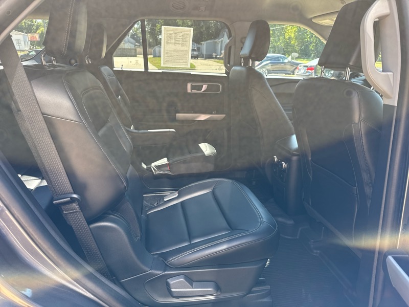 2022 Ford Explorer XLT photo 19