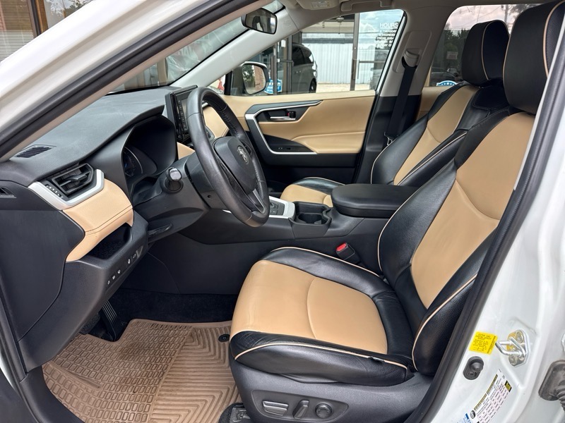 Toyota RAV4 Hybrid XLE 2020 Toyota RAV4 Hybrid XLE 2020