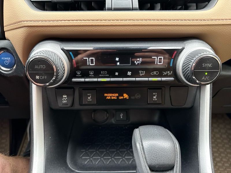 Toyota RAV4 Hybrid XLE 2020 Toyota RAV4 Hybrid XLE 2020