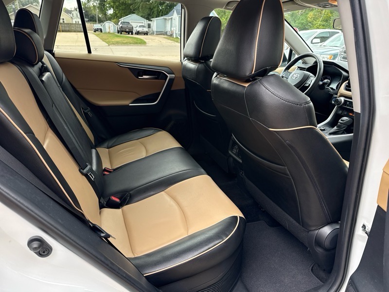 Toyota RAV4 Hybrid XLE 2020 Toyota RAV4 Hybrid XLE 2020