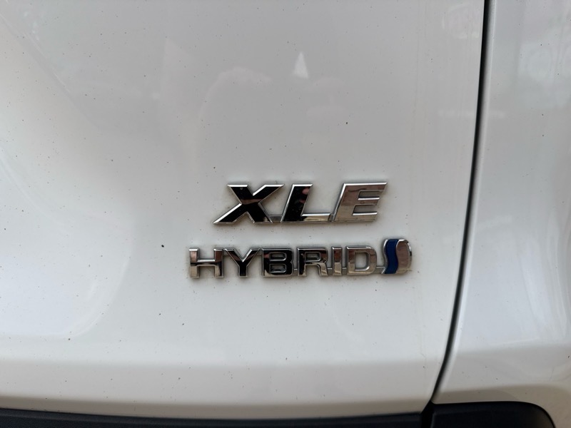 Toyota RAV4 Hybrid XLE 2020 Toyota RAV4 Hybrid XLE 2020
