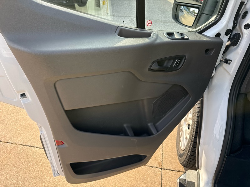 Ford Transit 250 Van Med. Roof w/Sliding Pass. 130-in. WB 2024 Ford Transit 250 Van Med. Roof w/Sliding Pass. 130-in. WB 2024