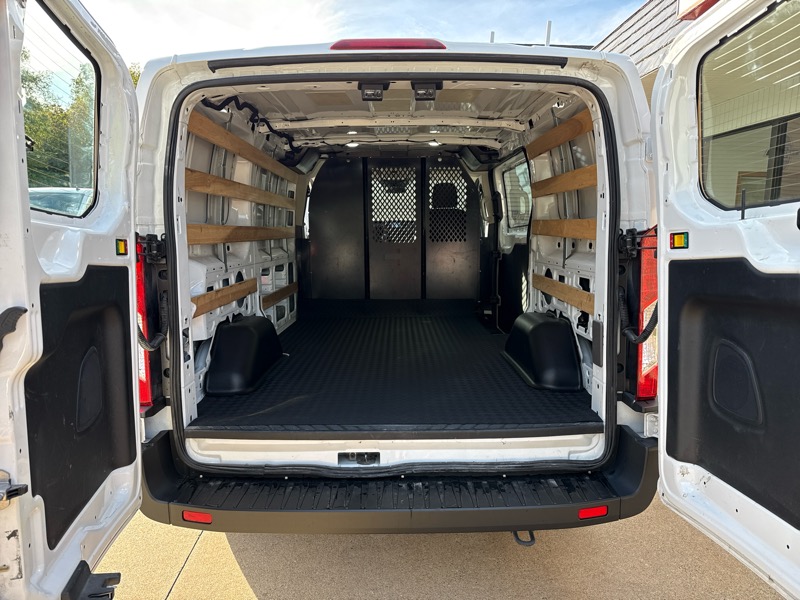 Ford Transit 250 Van Med. Roof w/Sliding Pass. 130-in. WB 2024 Ford Transit 250 Van Med. Roof w/Sliding Pass. 130-in. WB 2024