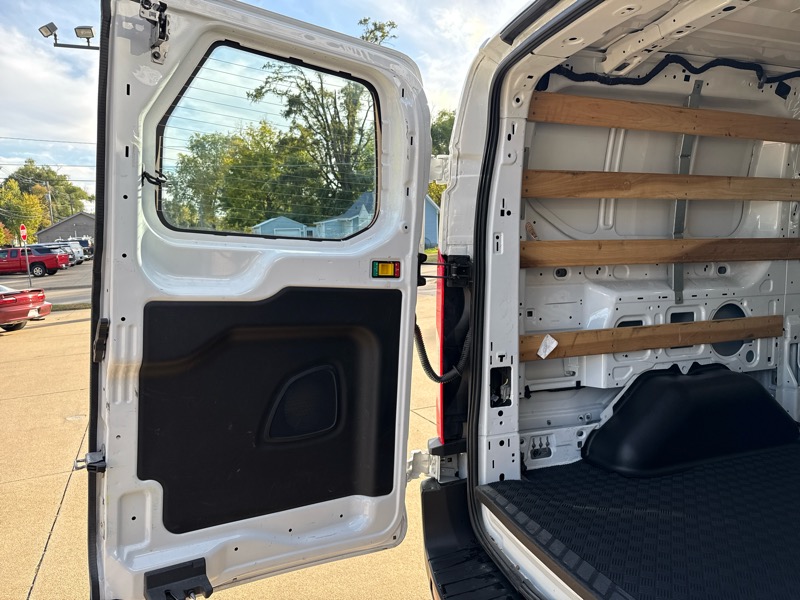Ford Transit 250 Van Med. Roof w/Sliding Pass. 130-in. WB 2024 Ford Transit 250 Van Med. Roof w/Sliding Pass. 130-in. WB 2024