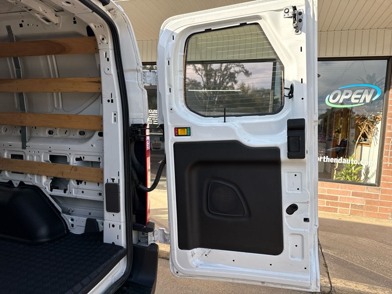 Ford Transit 250 Van Med. Roof w/Sliding Pass. 130-in. WB 2024 Ford Transit 250 Van Med. Roof w/Sliding Pass. 130-in. WB 2024