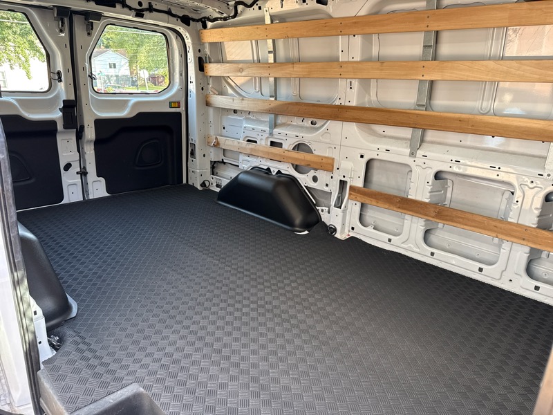 Ford Transit 250 Van Med. Roof w/Sliding Pass. 130-in. WB 2024 Ford Transit 250 Van Med. Roof w/Sliding Pass. 130-in. WB 2024