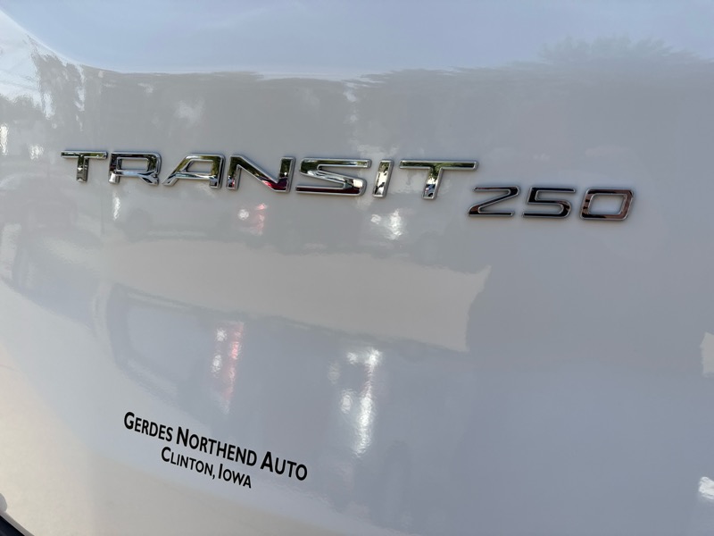 Ford Transit 250 Van Med. Roof w/Sliding Pass. 130-in. WB 2024 Ford Transit 250 Van Med. Roof w/Sliding Pass. 130-in. WB 2024