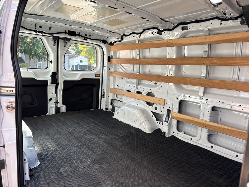 Ford Transit 250 Van Low Roof w/Sliding Pass. 130-in. WB 2024 Ford Transit 250 Van Low Roof w/Sliding Pass. 130-in. WB 2024