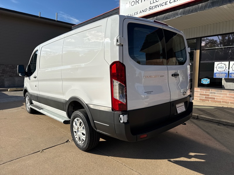 Ford Transit 250 Van Low Roof w/Sliding Pass. 130-in. WB 2024 Ford Transit 250 Van Low Roof w/Sliding Pass. 130-in. WB 2024