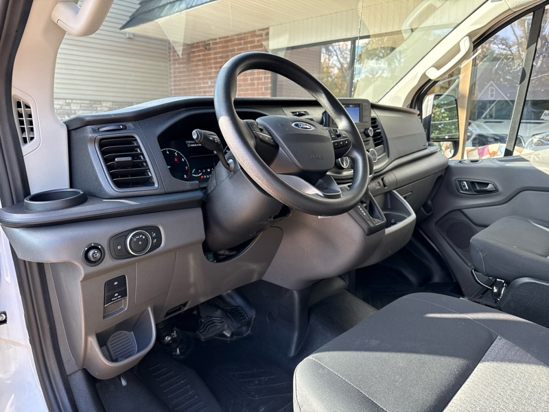 Ford Transit 250 Van Low Roof w/Sliding Pass. 130-in. WB 2024 Ford Transit 250 Van Low Roof w/Sliding Pass. 130-in. WB 2024