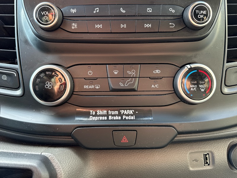 Ford Transit 250 Van Low Roof w/Sliding Pass. 130-in. WB 2024 Ford Transit 250 Van Low Roof w/Sliding Pass. 130-in. WB 2024