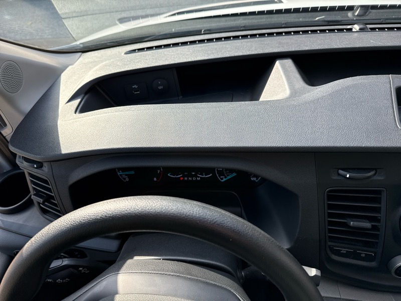 Ford Transit 250 Van Low Roof w/Sliding Pass. 130-in. WB 2024 Ford Transit 250 Van Low Roof w/Sliding Pass. 130-in. WB 2024