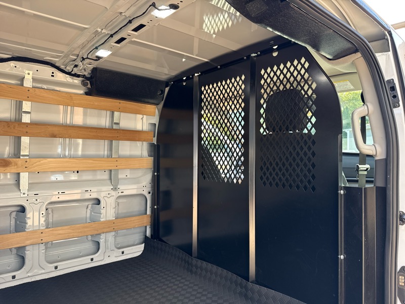 Ford Transit 250 Van Low Roof w/Sliding Pass. 130-in. WB 2024 Ford Transit 250 Van Low Roof w/Sliding Pass. 130-in. WB 2024