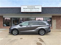 2024 Toyota Sienna 