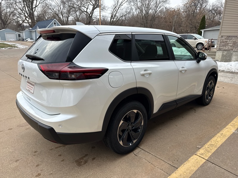 Nissan Rogue SV 2025