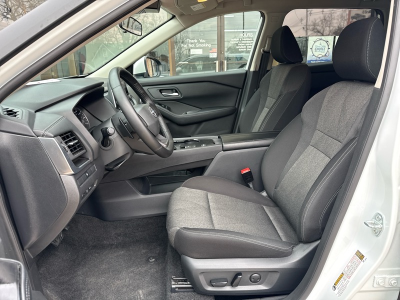 Nissan Rogue SV 2025